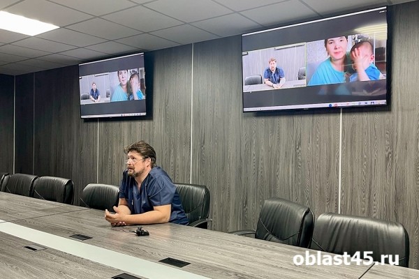 Врачи курганского центра Илизарова спасают руки маленьким пациентам Врачи курганского центра Илизарова спасают руки маленьким пациентам