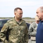 Губернатор Вадим Шумков обсудил вопросы весеннего сева с аграриями на полях Каргапольского округа
Губернатор Вадим Шумков обсудил вопросы весеннего сева с аграриями на полях Каргапольского округа