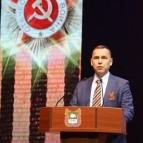 
											Губернатор Вадим Шумков перед концертом &laquo;Дорогами Победы&raquo; обратился к ветеранам и жителям региона									