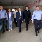 Губернатор Вадим Шумков проконтролировал ремонт школы №50 и поздравил учеников с успешным завершением учебного года
Губернатор Вадим Шумков проконтролировал ремонт школы №50 и поздравил учеников с успешным завершением учебного года