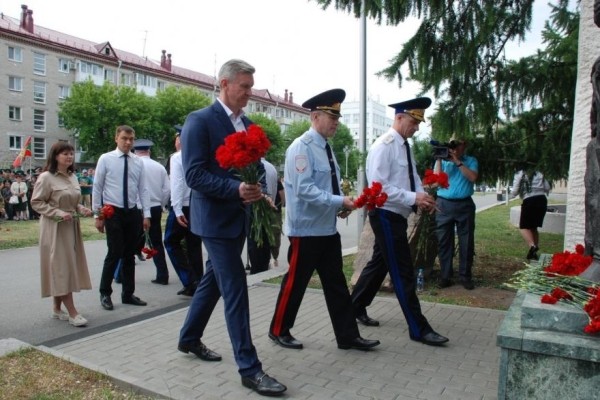 Председатель курганской облдумы поздравил пограничников всех поколений