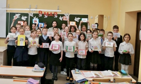Сотрудники следственного управления поздравили пожилых людей с наступающим праздником