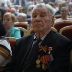 
											Губернатор Вадим Шумков перед концертом &laquo;Дорогами Победы&raquo; обратился к ветеранам и жителям региона									