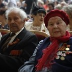 
											Губернатор Вадим Шумков перед концертом &laquo;Дорогами Победы&raquo; обратился к ветеранам и жителям региона									