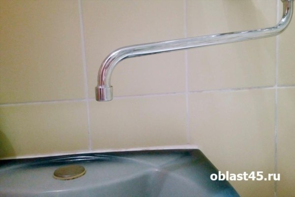 В Кургане микрорайон Северный остался без холодной воды
