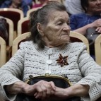 
											Губернатор Вадим Шумков перед концертом &laquo;Дорогами Победы&raquo; обратился к ветеранам и жителям региона									