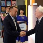 
											Губернатор Вадим Шумков поздравил библиотеку им. В.Ф. Потанина с юбилеем									