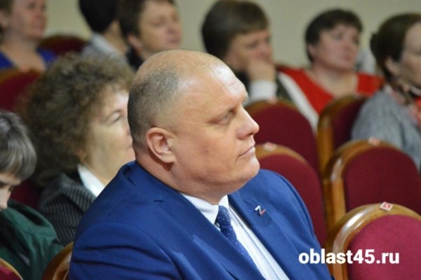 Глава курганского округа попросил жителей не пользоваться питьевой водой Глава курганского округа попросил жителей не пользоваться питьевой водой