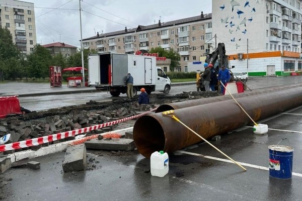 В центре Кургана устраняют очередной порыв на теплосетях