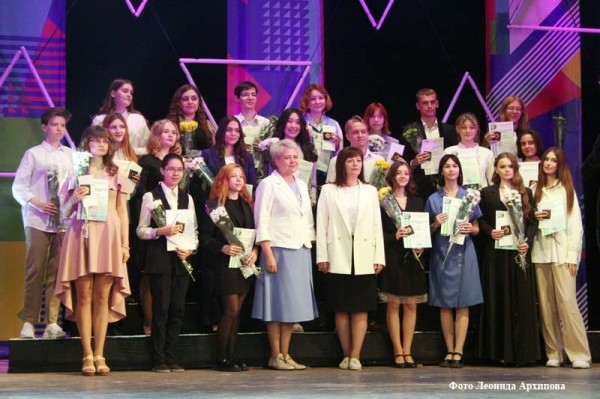 В Кургане чествовали лучших выпускников