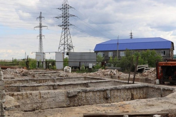 В курганском Заозерном продолжается масштабный ремонт канализационной станции