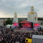 
											Губернатор Вадим Шумков поздравил выпускников Курганской области с окончанием школы									
