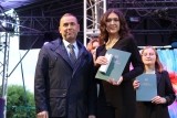 
											Губернатор Вадим Шумков поздравил выпускников Курганской области с окончанием школы									