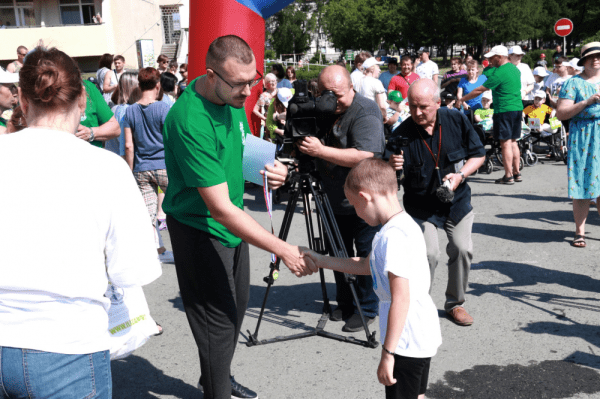 &laquo;Орден Улыбки&raquo;: в курганском центре Илизарова прошёл массовый забег
