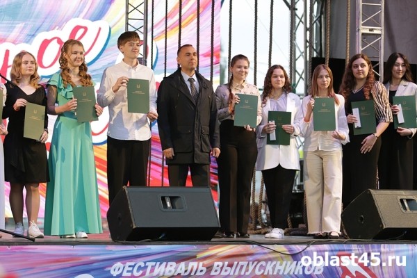 Слёзы, мурашки, восторг: курганцев покорила «Юнона и Авось» Слёзы, мурашки, восторг: курганцев покорила «Юнона и Авось»