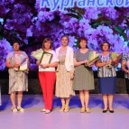 
											Социальные работники получили награды и поздравления с 80-летием службы региона									