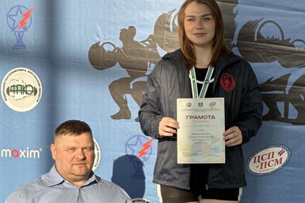 Курганские спортсмены стали чемпионами турнира по пауэрлифтингу 