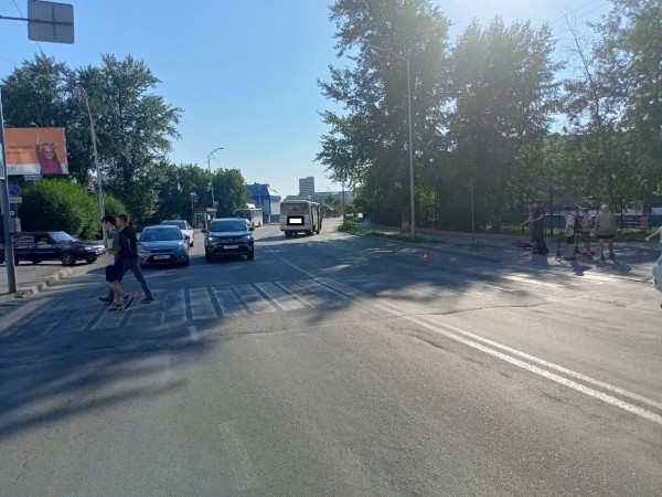 В Кургане сбили двух велосипедистов