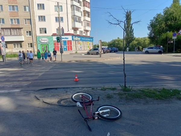 В Кургане сбили двух велосипедистов