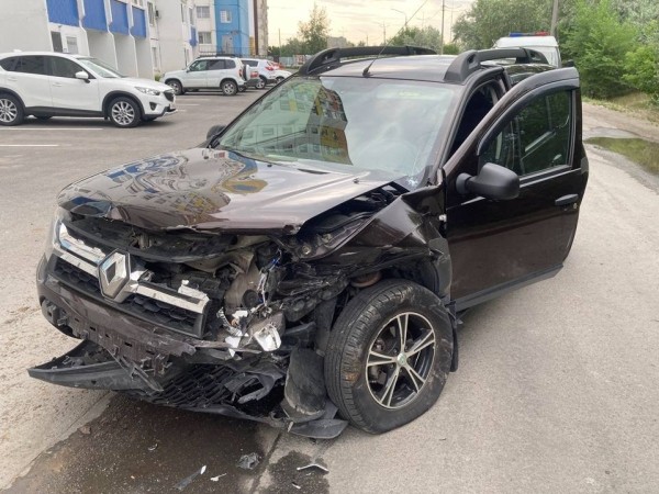 В Кургане подросток разбил родительский «Мерседес» В Кургане подросток разбил родительский «Мерседес»