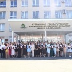 Заместитель губернатора Курганской области Наталья Кирилова вручила дипломы «с отличием» лучшим выпускникам КГСХ
Заместитель губернатора Курганской области Наталья Кирилова вручила дипломы «с отличием» лучшим выпускникам КГСХ