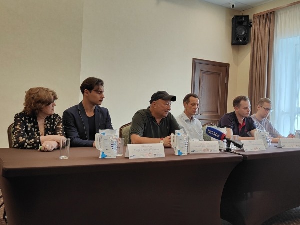 Юрий Гальцев рассказал, что ждет курганцев на фестивале искусств «Середина Лета» Юрий Гальцев рассказал, что ждет курганцев на фестивале искусств «Середина Лета»