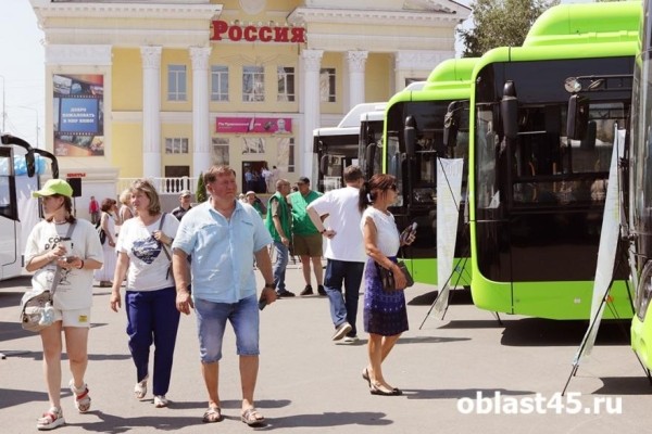 Курганцам добавят автобусы из Заозёрного в час-пик и в вечернее время Курганцам добавят автобусы из Заозёрного в час-пик и в вечернее время