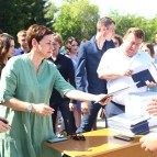 Заместитель губернатора Курганской области Наталья Кирилова вручила дипломы «с отличием» лучшим выпускникам КГСХ
Заместитель губернатора Курганской области Наталья Кирилова вручила дипломы «с отличием» лучшим выпускникам КГСХ