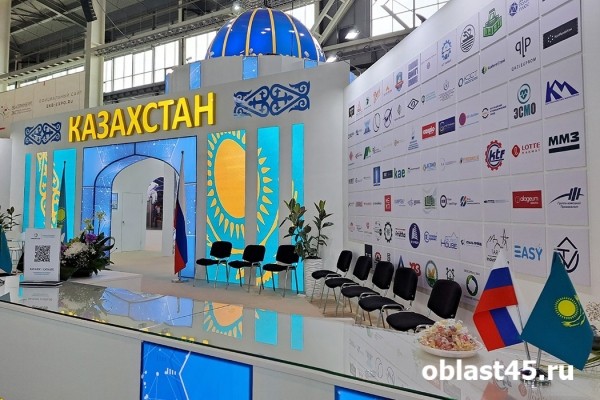 Новая «Ласточка», диджитал-алкоголь и курганская техника: как проходит ИННОПРОМ Новая «Ласточка», диджитал-алкоголь и курганская техника: как проходит ИННОПРОМ