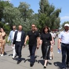 Губернатор Вадим Шумков поздравил жителей и гостей Курганской области с Сабантуем
Губернатор Вадим Шумков поздравил жителей и гостей Курганской области с Сабантуем