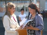 Заместитель губернатора Курганской области Наталья Кирилова вручила дипломы «с отличием» лучшим выпускникам КГСХ
Заместитель губернатора Курганской области Наталья Кирилова вручила дипломы «с отличием» лучшим выпускникам КГСХ