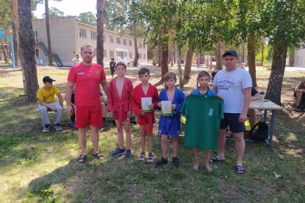 Курганские самбисты провели турнир памяти академика Илизарова 
