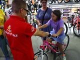 
											Детям из семей, пострадавших от весенних пожаров во время ЧС, начали вручать велосипеды									