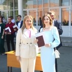 Заместитель губернатора Курганской области Наталья Кирилова вручила дипломы «с отличием» лучшим выпускникам КГСХ
Заместитель губернатора Курганской области Наталья Кирилова вручила дипломы «с отличием» лучшим выпускникам КГСХ