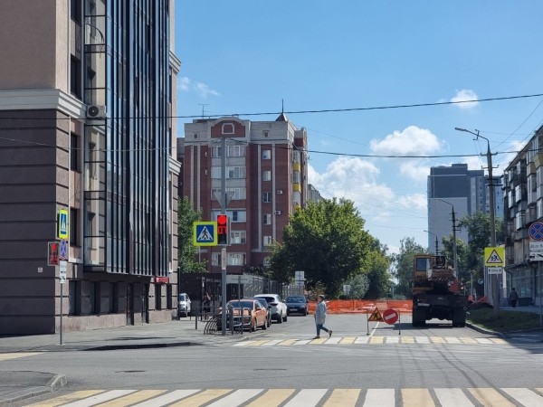 В Кургане экстренно перекрыли часть улицы Кирова В Кургане экстренно перекрыли часть улицы Кирова