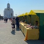  В День города Кургана на Троицкой площади празднуют Яблочный Спас 
