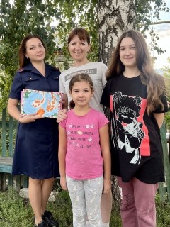 Сотрудники  следственного  управления поздравили подшефных ребят  с Днем знаний 