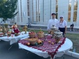  В День города Кургана на Троицкой площади празднуют Яблочный Спас 