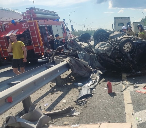 На трассе Курган-Челябинск произошло страшное массовое ДТП На трассе Курган-Челябинск произошло страшное массовое ДТП