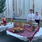  В День города Кургана на Троицкой площади празднуют Яблочный Спас 