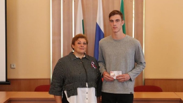 Курганцам вручили золотые знаки отличия комплекса ГТО Курганцам вручили золотые знаки отличия комплекса ГТО