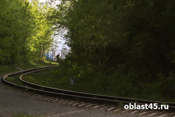 В Кургане перекроют движение транспорта из-за ремонта железнодорожного переезда