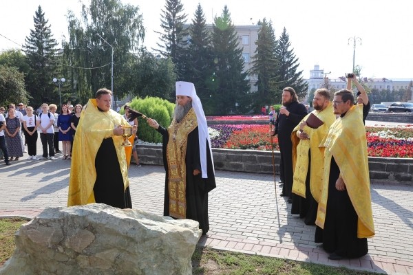 В Кургане в честь православного святого положили начало памятнику и скверу В Кургане в честь православного святого положили начало памятнику и скверу