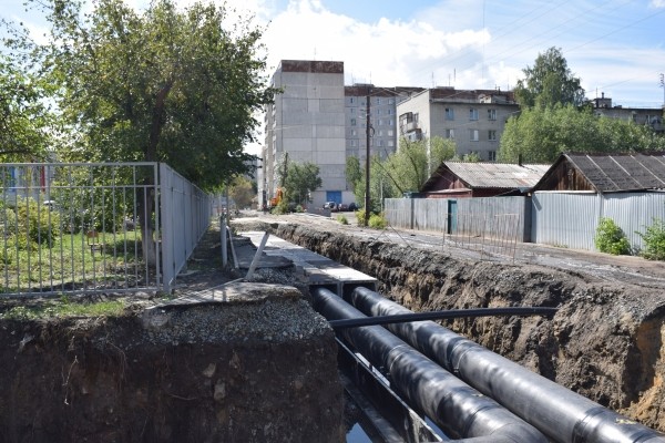 В Кургане завершают ремонт теплосетей на улице Горького