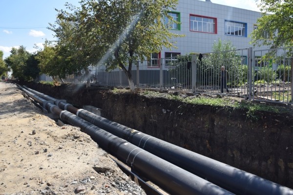 В Кургане завершают ремонт теплосетей на улице Горького