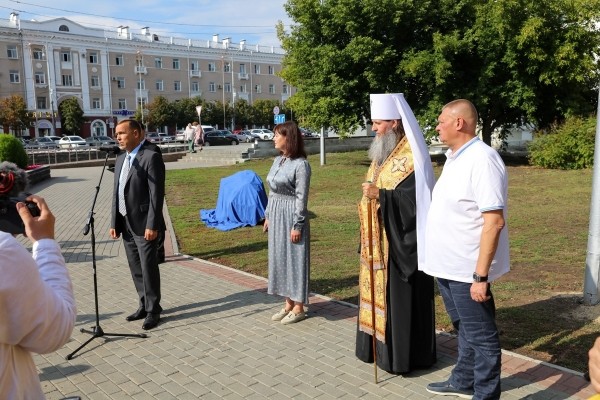 В Кургане в честь православного святого положили начало памятнику и скверу В Кургане в честь православного святого положили начало памятнику и скверу