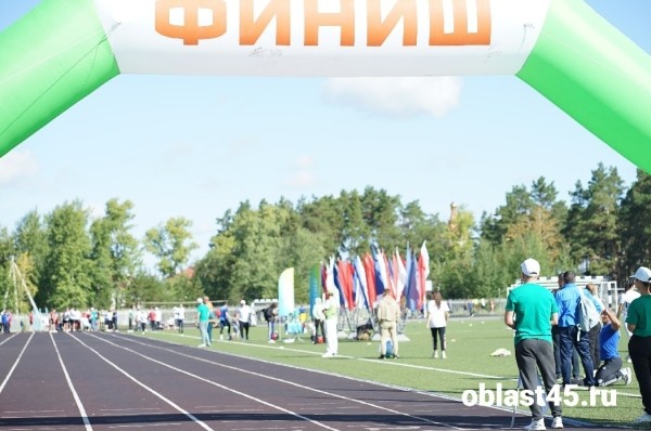 Быстрее, выше, сильнее: в Кургане Сбер провёл корпоративную спартакиаду 