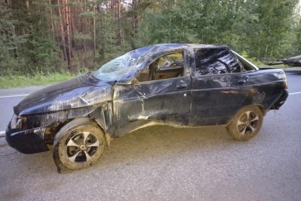 В Курганской области в ночной аварии погиб водитель и пострадали три пассажира В Курганской области в ночной аварии погиб водитель и пострадали три пассажира