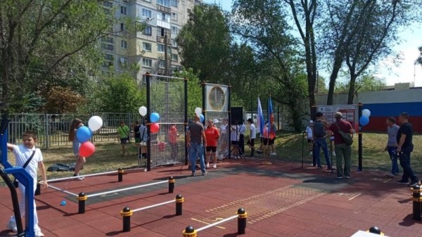 Официальные лицензиаты ГТО подарили ЛНР спортивную площадку Официальные лицензиаты ГТО подарили ЛНР спортивную площадку