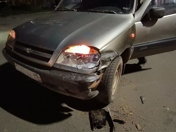 В Шадринске пенсионер на «Шевроле» сбил мотоциклиста В Шадринске пенсионер на «Шевроле» сбил мотоциклиста